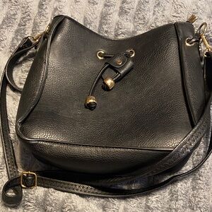 Elegant Black Leather Shoulder Bag